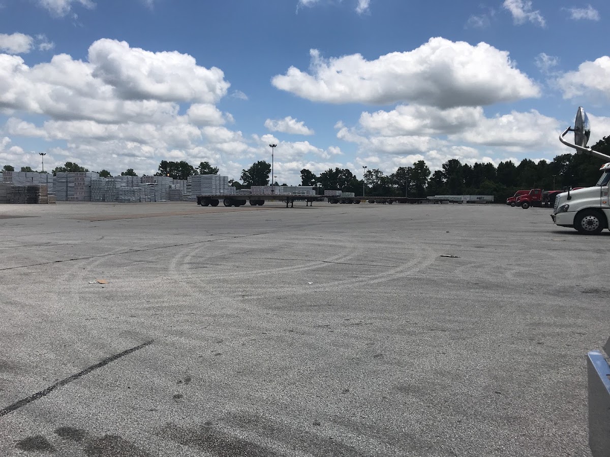 Lowe's Flatbed Distribution, photographed by a Google contributor