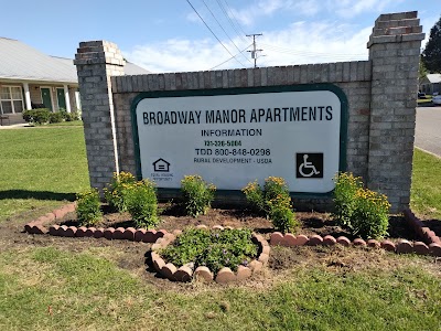 Broadway Manor Apartments, photographed by a Google contributor