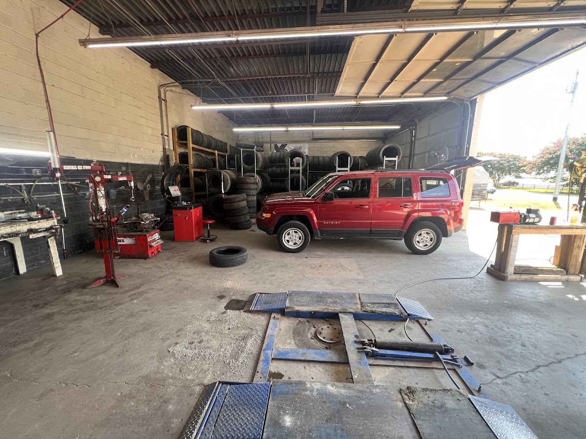 Brownsville tire inc. & semi tires service, photographed by a Google contributor