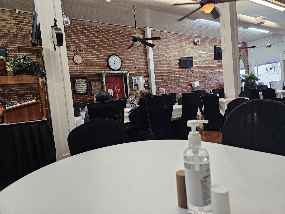 Brownsville Family Restaurant, photographed by a Google contributor