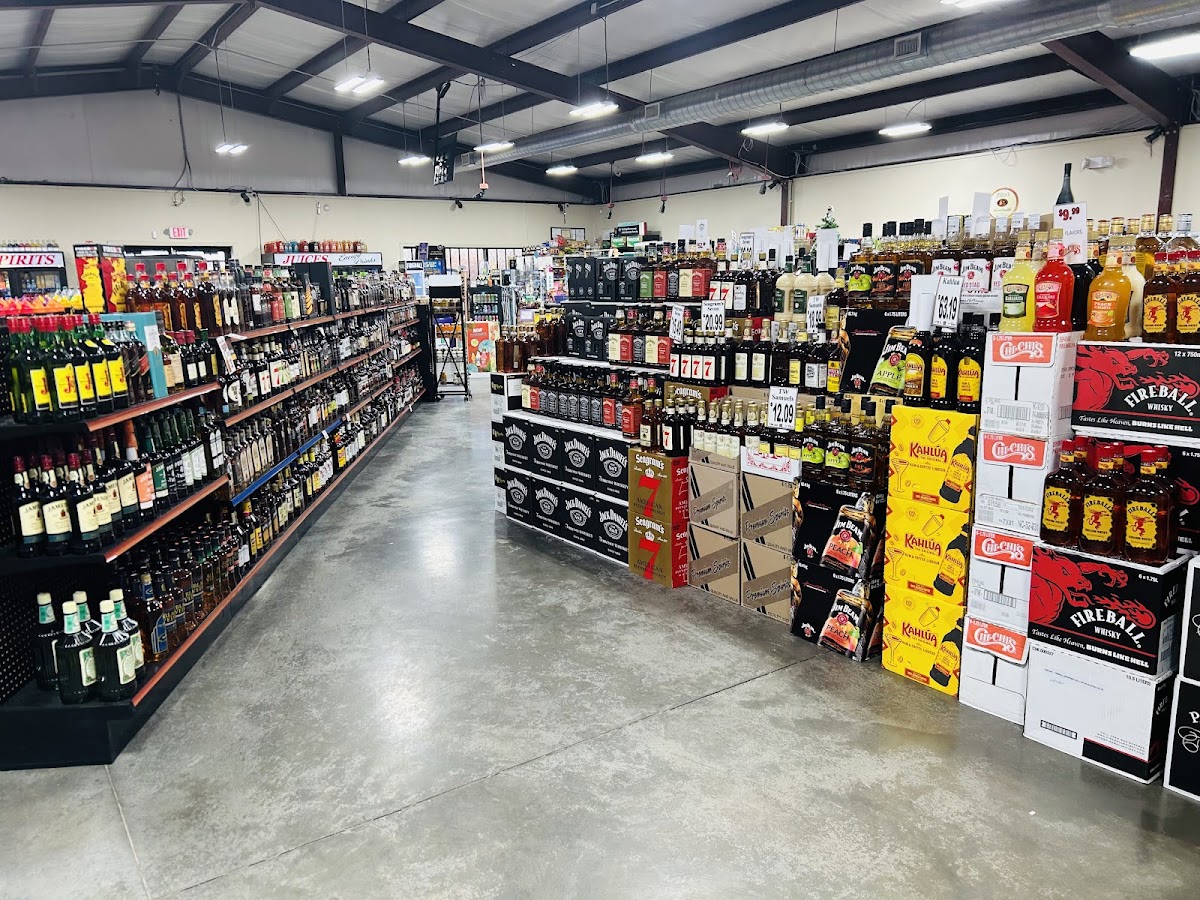 DOWNTOWN LIQUORS, photographed by a Google contributor