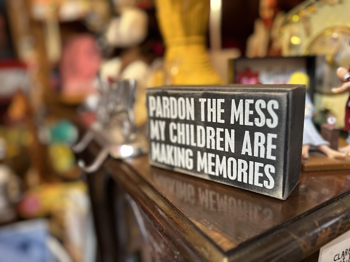 Master Barber Shop Menagerie Museum, photographed by a Google contributor