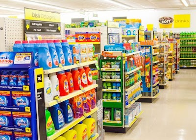 Dollar General, photographed by a Google contributor